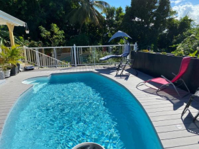 Charmant bungalow à Petit-Canal